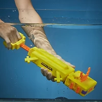 Nerf Super Soaker Minecraft, blaster à eau Axolotl, design du mob Axolotl dans Minecraft, jeu d'eau extérieur pour enfants