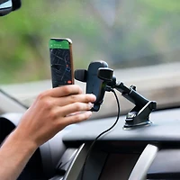 Support de téléphone iOttie Auto Sense à recharge sans fil pour tableau de bord et pare-brise – Noir