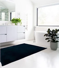 Tapis d'appoint Maven Faux Lapin bleu marine de 3 pi x 5 pi