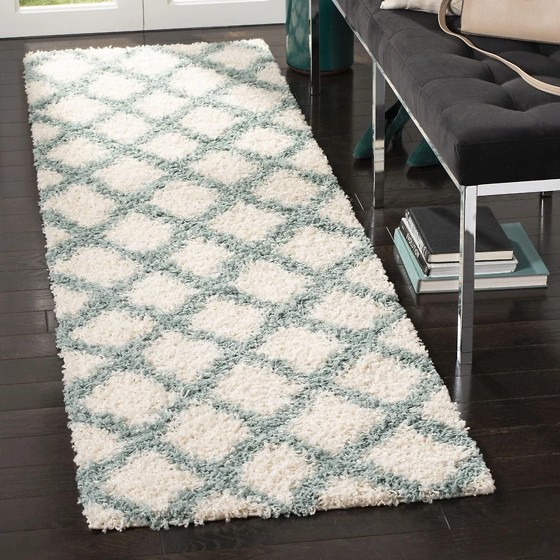 Safavieh Dallas Jerrie Geometric Shag Area Rug