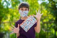 ZIPIT Face-It Kit, Pouch with Antibacterial Material + Matching Face Mask for Kids (Grey Animals)