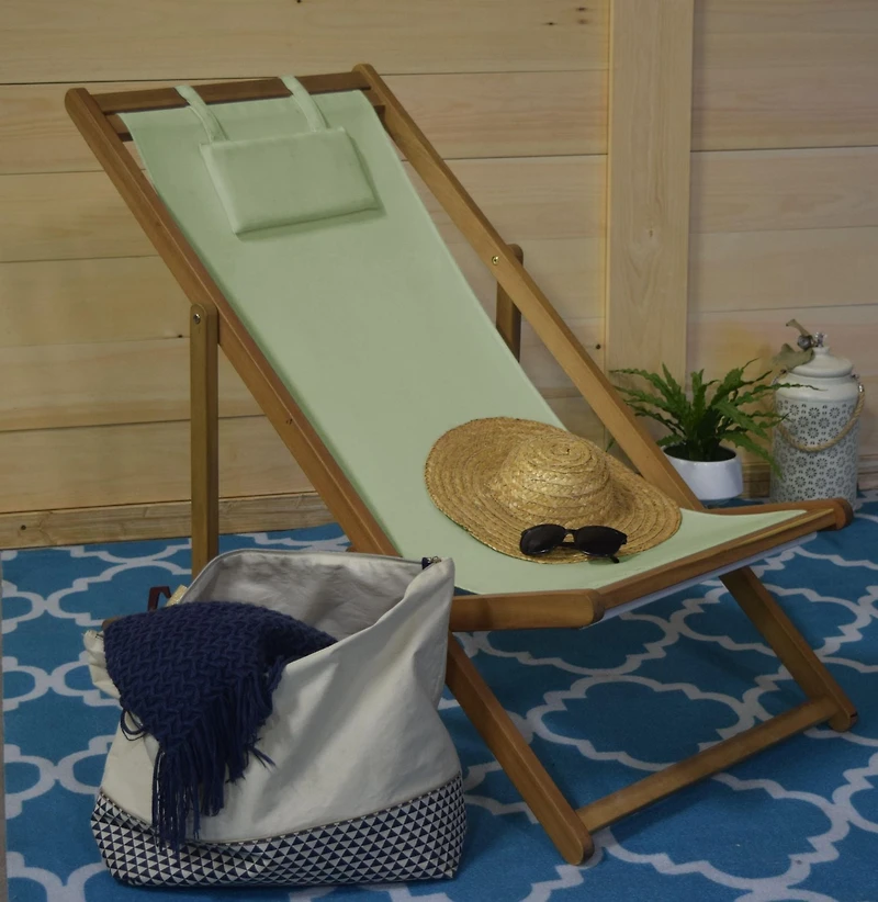 F.Corriveau International outdoor deck chair with cushion
