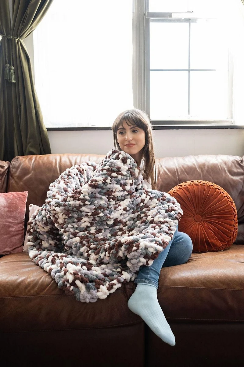 Lion Brand Cover Story Thick & Quick Yarn #7 Jumbo Polyester Yarn 300g/36m 1 Ball