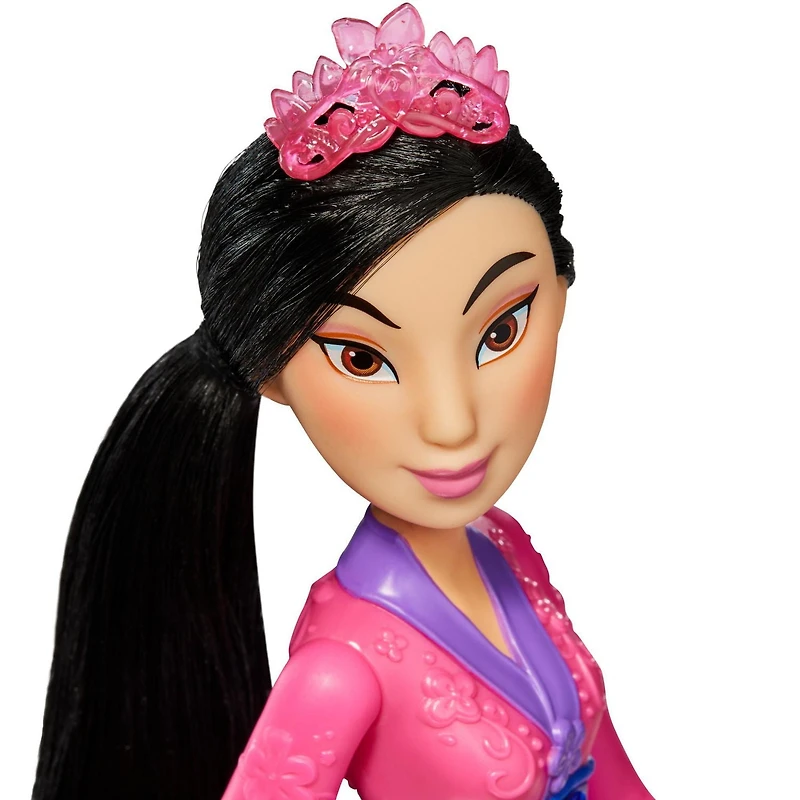 Poupée Disney Princess Royal Shimmer Mulan avec jupe et accessoires