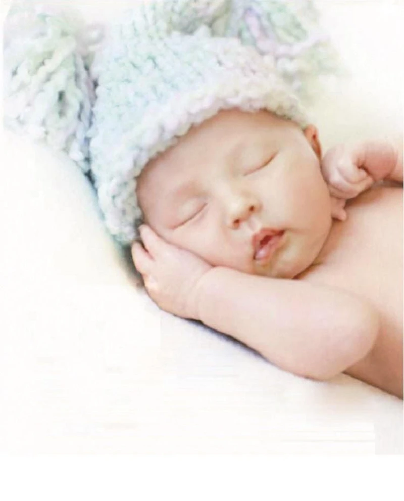 Baby Luv Blanc Fil 120g Livré dans de belles couleurs de bébé.