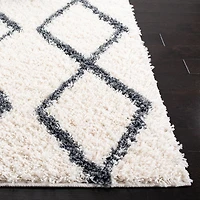 Safavieh Venus Nanda Geometric Shag Area Rug