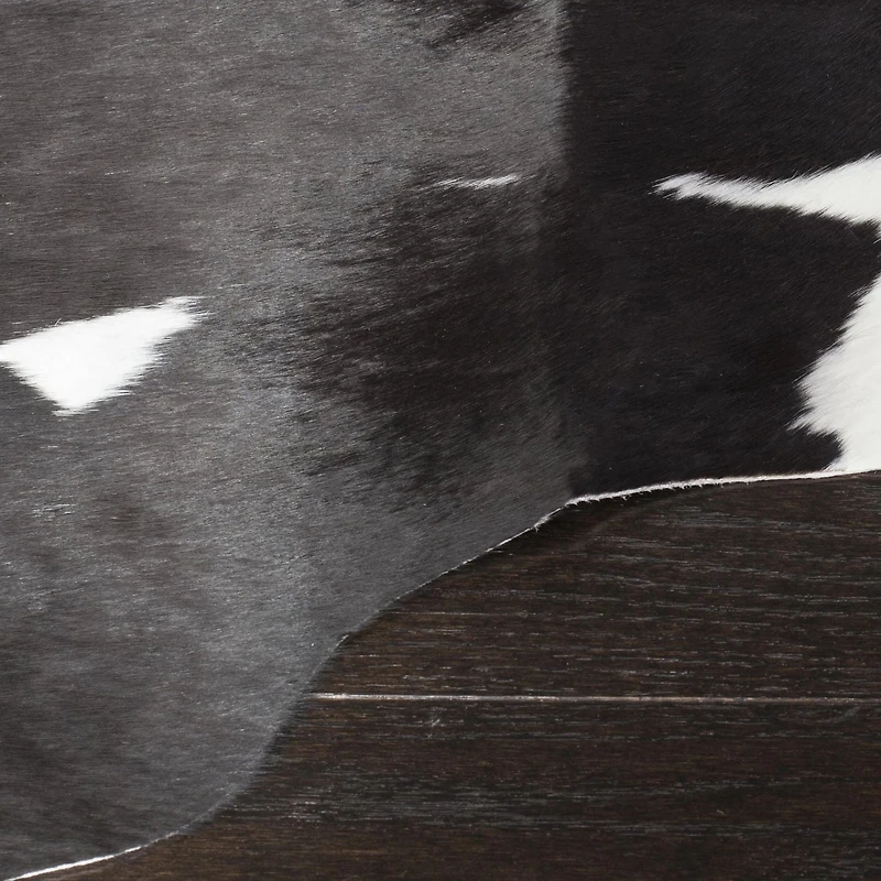 Safavieh Cow Hide Donovan Animal Area Rug
