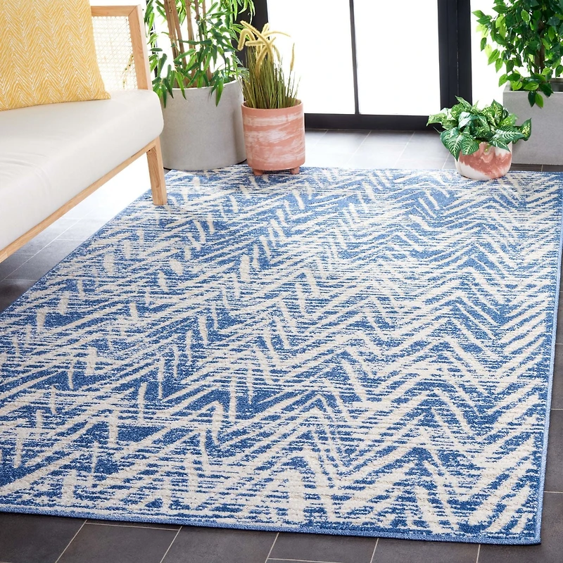SAFAVIEH Cottage Ronni Chevron Indoor/Outdoor Area Rug