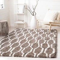 Safavieh Barcelona Melinda Geometric Shag Rug