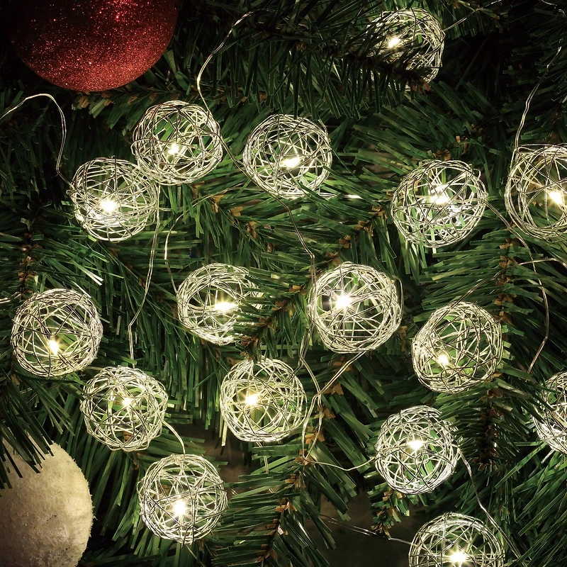 Holiday Time BO 18 LED Wire Ball Garland