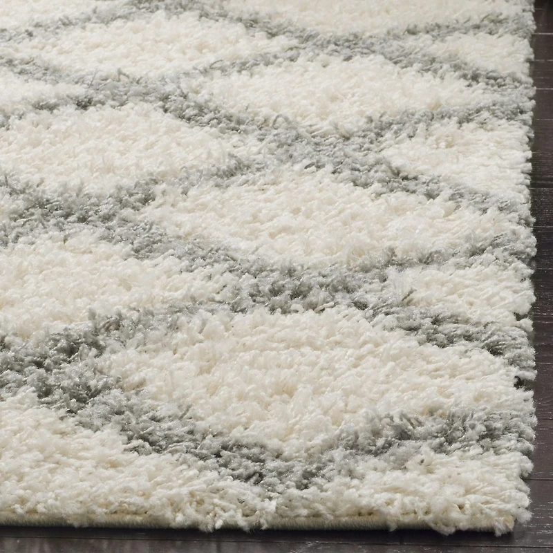Safavieh Dallas Jerrie Geometric Shag Area Rug