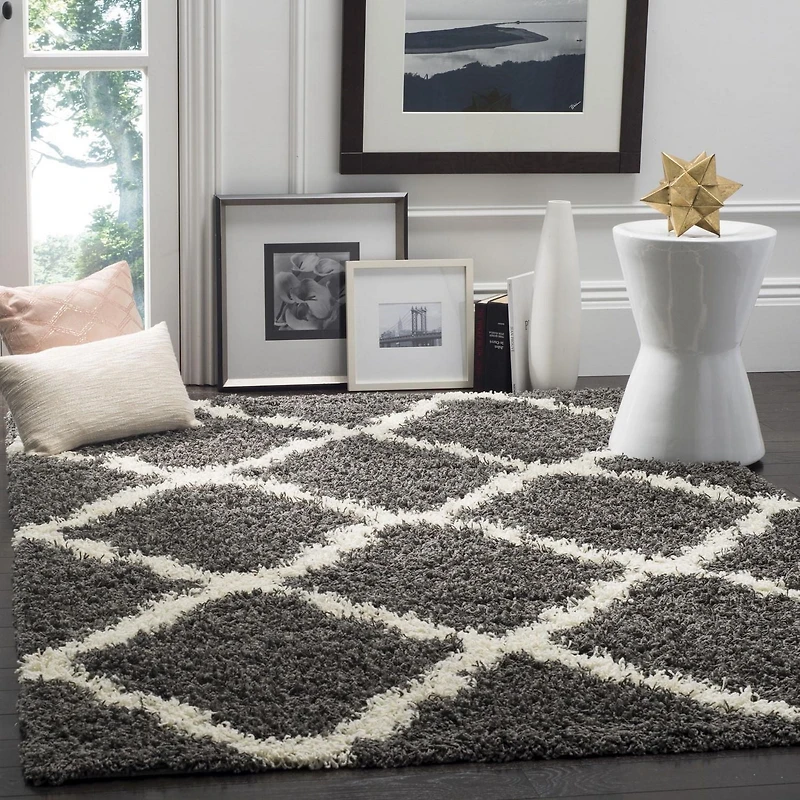Safavieh Dallas Logan Geometric Shag Area Rug