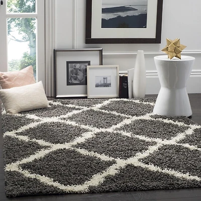 Safavieh Dallas Logan Geometric Shag Area Rug
