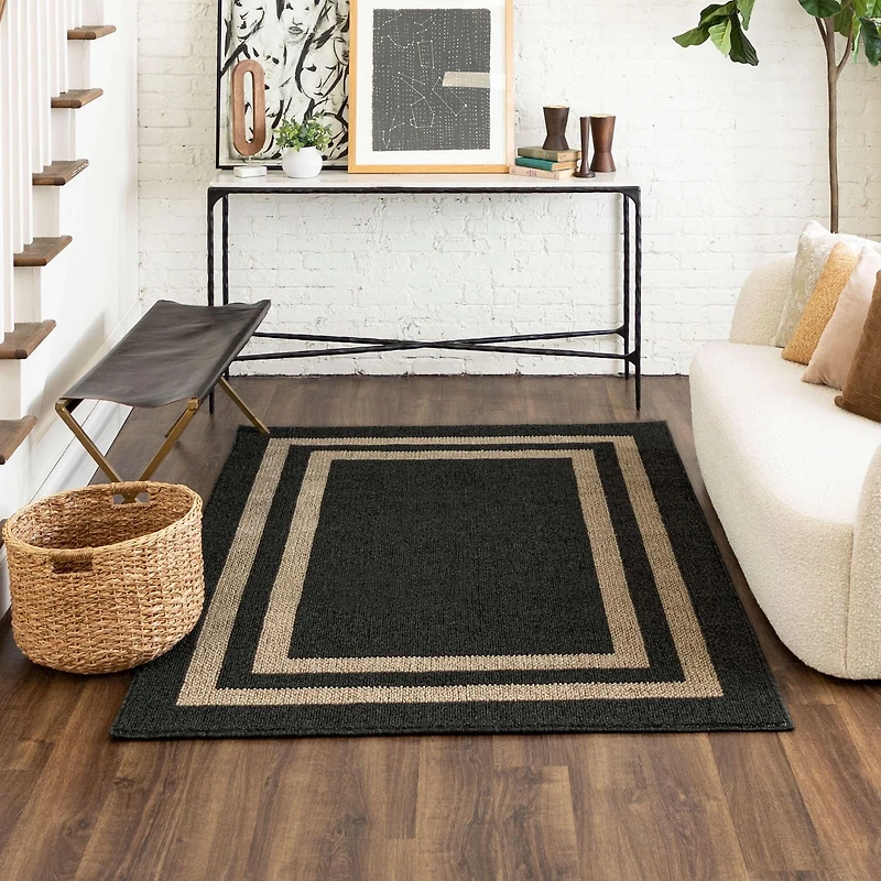 Mohawk Home Hall Border Near Black/Tan Tufted Polyester Area Rug