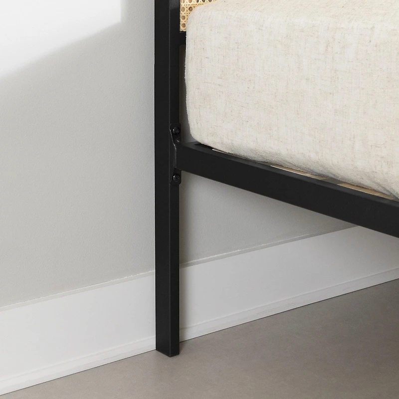 Lit plateforme en métal avec cannage de la collection Hoya South Shore