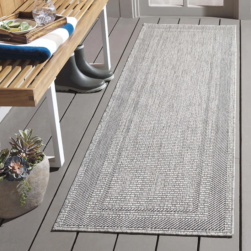 SAFAVIEH Beach House Joakim Bordered Indoor/Outdoor Area Rug