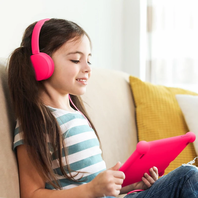 Disney Smartab 7" HD Android Tablet Bundle with Headphones and Bumper Case