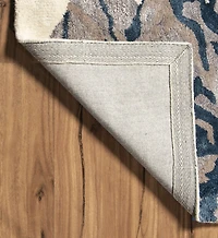 Tapis d'appoint en Laine Aspire Fleurs ivoire et marine de 2 pi x 3 pi