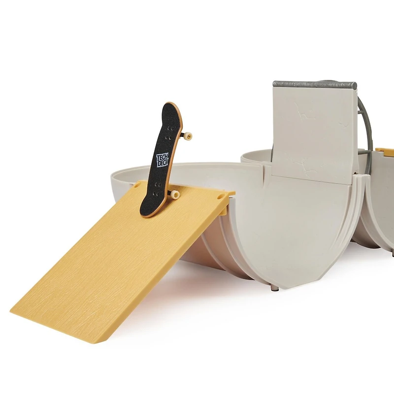 Tech Deck Transforming Pipelines & Skatepark Playset