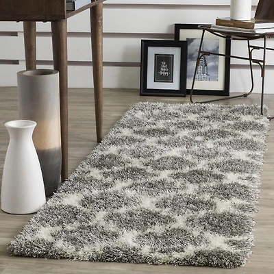 Safavieh Montreal Lennart Geometric Shag Area Rug