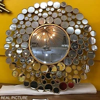 Miroir d'appoint mural – Design unique inspiré de la radio avec un cadre en métal élégant, parfait pour ajouter une touche moderne à votre entrée ou couloir