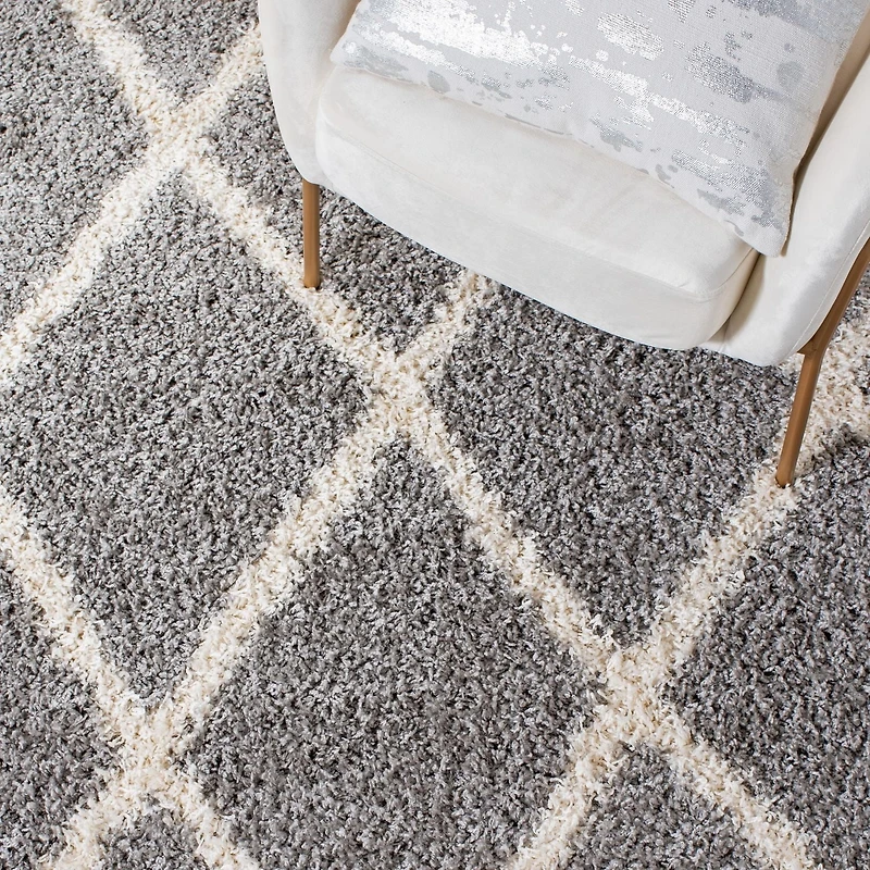 Safavieh Venus Quincy Geometric Trellis Shag Area Rug