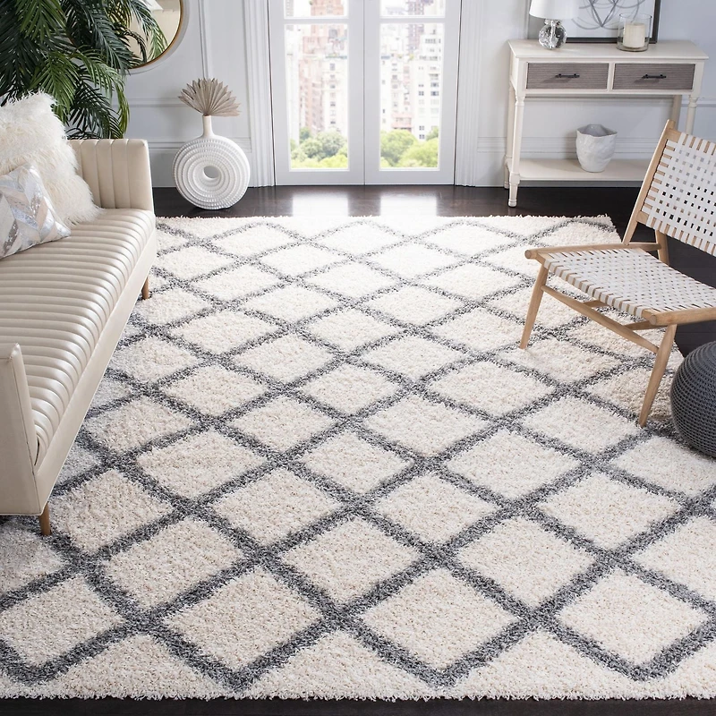 Safavieh Dallas Jerrie Geometric Shag Area Rug