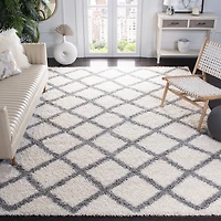 Safavieh Dallas Jerrie Geometric Shag Area Rug