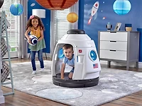 Step2 Space Capsule Swing pour enfants – Balançoire d'extérieur et cabane de jeu 2-en-1 – Siège-capsule fermé – Pour les 3 à 7 ans