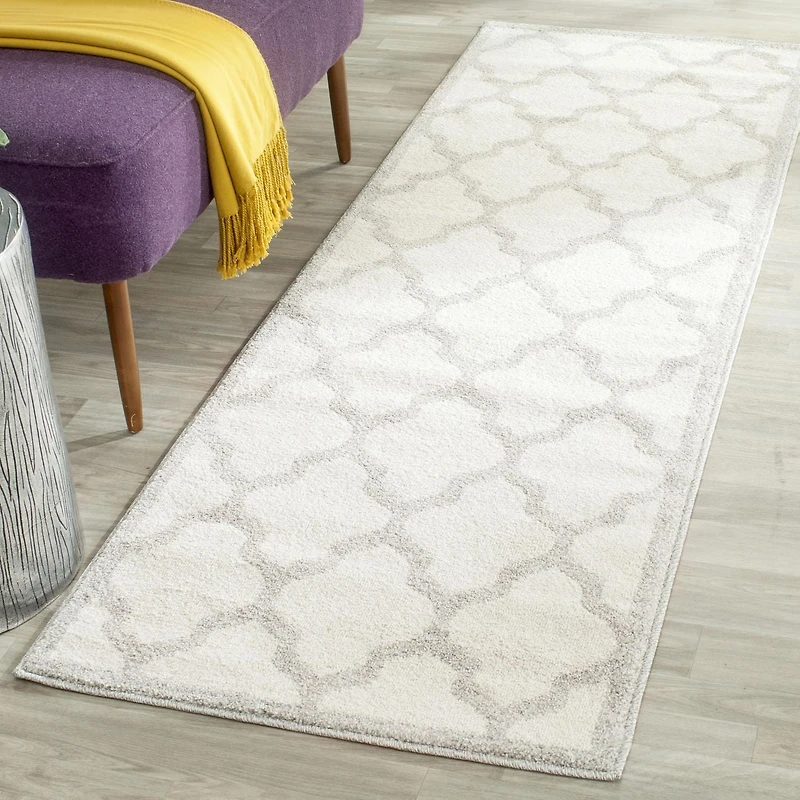 Safavieh Amherst Roderick Geometric Area Rug