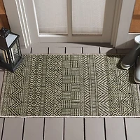 SAFAVIEH Courtyard Altan Chevron Indoor/Outdoor Area Rug
