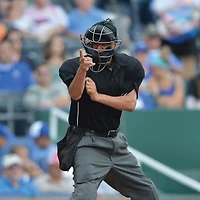 Future Stars Umpire Indicator to Track Count (Balls and Strikes), Outs and Innings