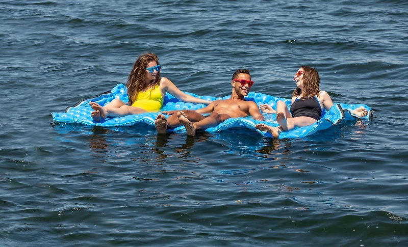 Grand flotteur de lac Airhead Air Island