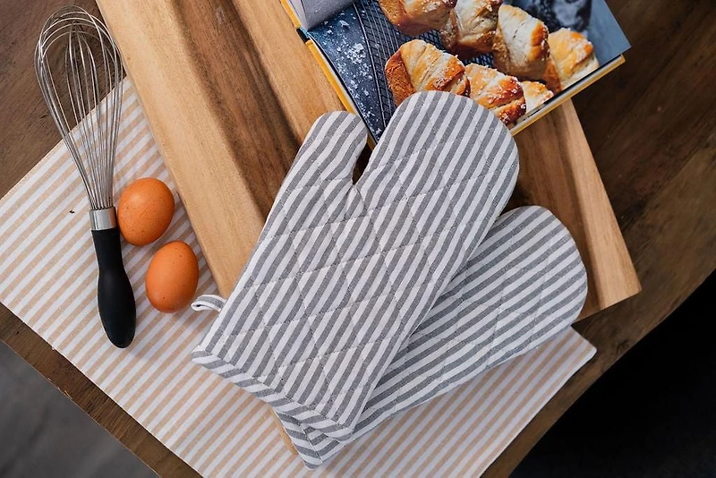 Ensemble de gants de cuisine Fabstyles Bistro Stripe : une sécurité élégante pour votre cuisine