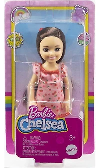 Barbie Poupée Chelsea, brunette, robe à imprimé cerise, 3+ ans