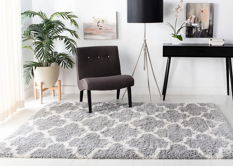 Safavieh Fontana Hilda Geometric Plush Shag Area Rug