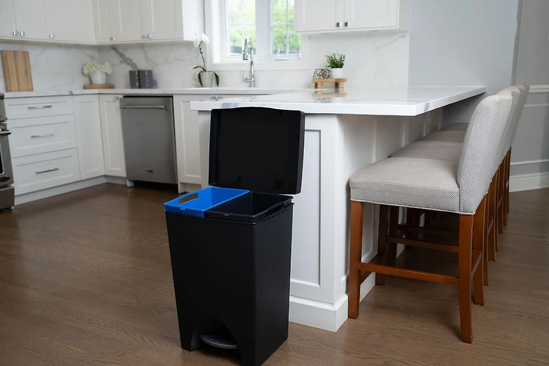 Mistral® 50L iCan® Recycle Step Can Black, 2 removable liners both 25L