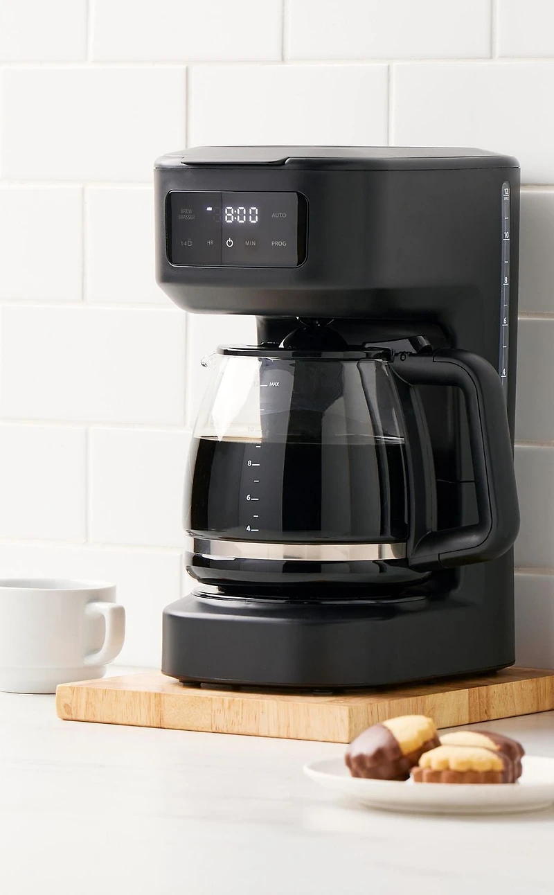 Cafetière programmable 12 tasses Mainstays avec écran tactile, noire