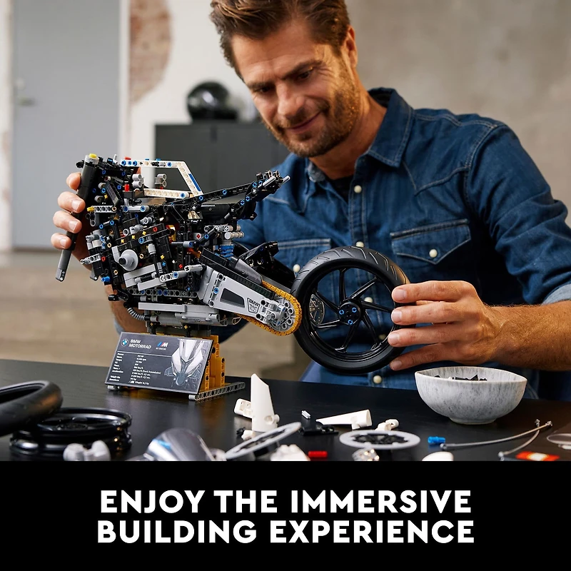 LEGO Technic BMW M 1000 RR 42130 Ensemble de modèle à construire (1 925 pièces)