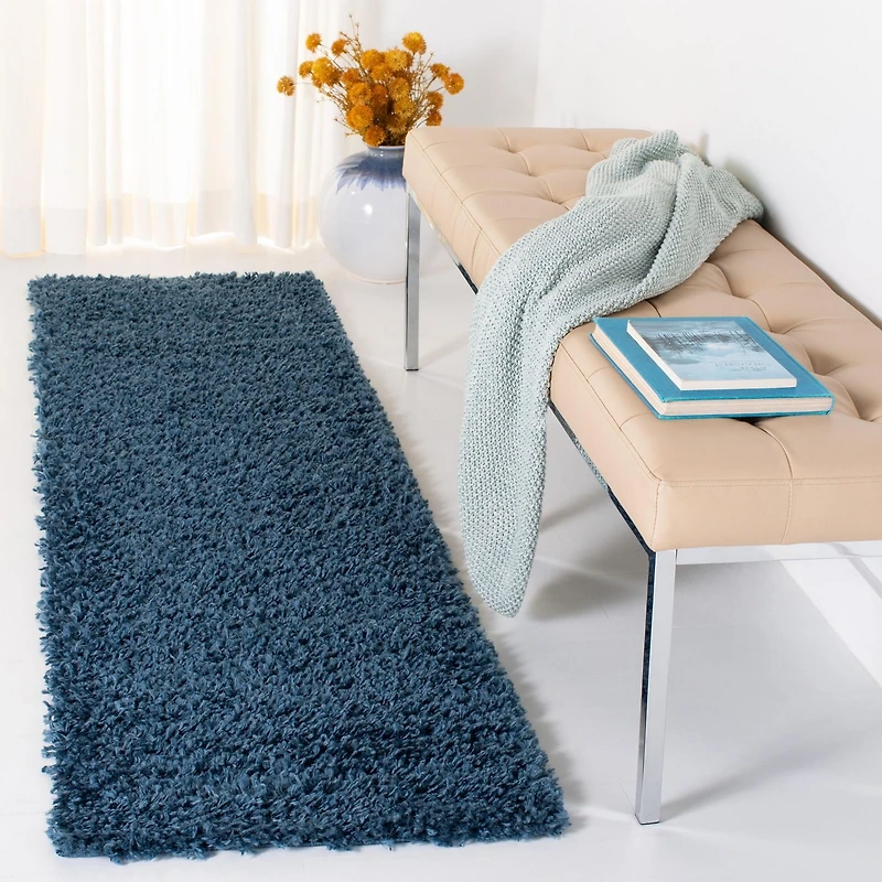 Safavieh August Sophia Solid Plush Shag Area Rug