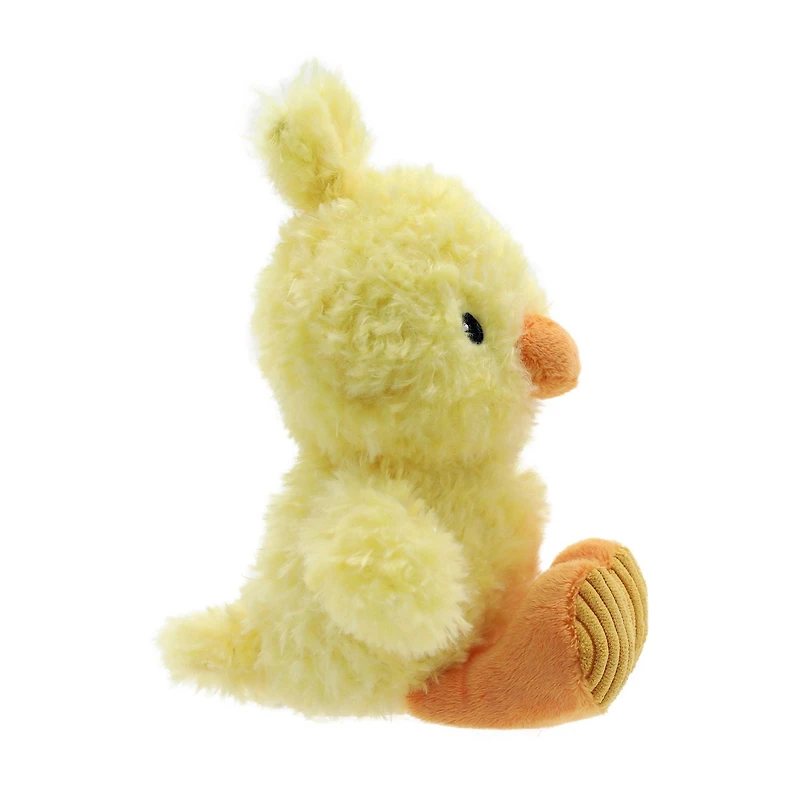 Façon de célébrer la peluche de poussin de petite ferme