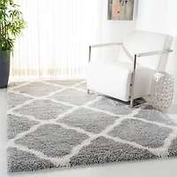 Safavieh Fontana Venice Geometric Plush Shag Area Rug