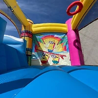 Funormous Minions Bounce House avec toboggan aquatique : pour s'amuser à l'intérieur comme à l'extérieur, comprend un souffleur d'air avec disjoncteur différentiel pour les enfants âgés de 3 à 8 ans.