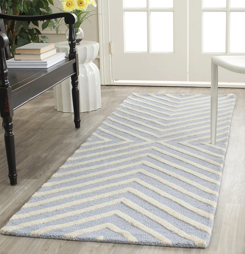 Safavieh Cambridge Lilly Diamond Stripes Area Rug