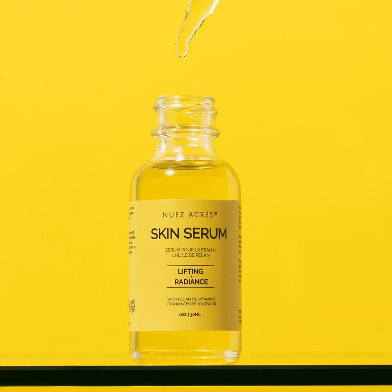 Sérum de Jour Raffermissant Nuez Acres® avec Vitamine E, Huile de Pacane et Jojoba, 30ml Raffermissez et rajeunissez votre peau tout en profitant d'une hydratation 24 heures sur 24 avec le sérum de jour Nuez Acres® à la vitamine E et à l'huile de noix de pécan.