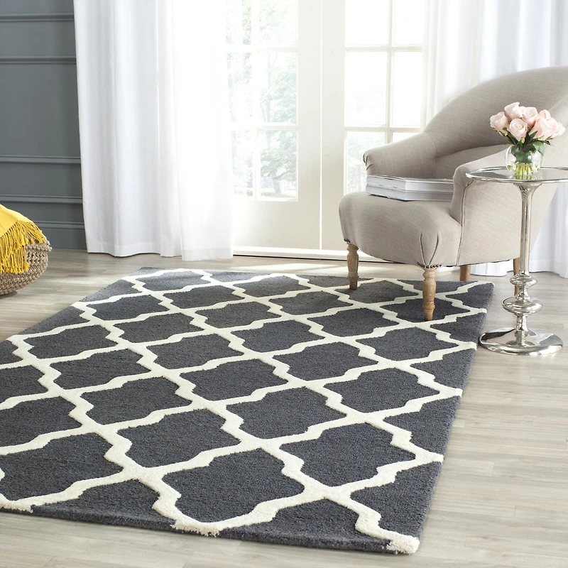 Safavieh Cambridge Liam Geometric Area Rug