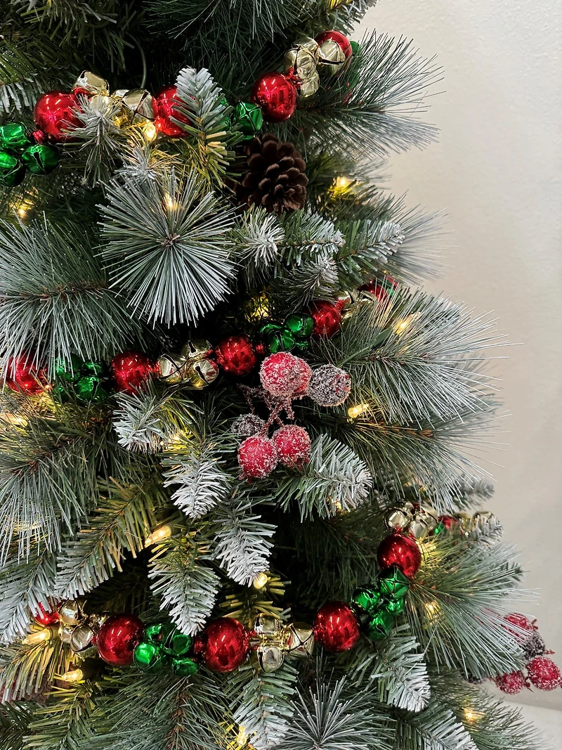 Guirlande de clochettes Holiday Time de 6 pi rouge, verte et dorée avec perles décoratives