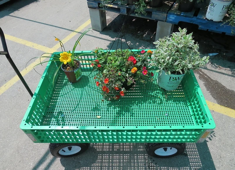 Millside Garden crate plastic 30" x 46" wagon