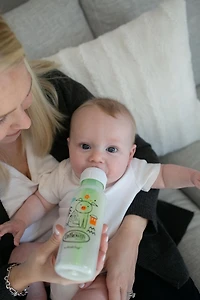 Dr. Brown's Natural Flow Anti-Colic Options+ Narrow Baby Bottle, Pig & Frog, 8 oz/250 ml, with Level 1 Slow Flow Nipple, BPA Free, 0m+, 2-Pack
