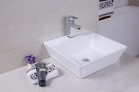 American Imaginations AI-31399 16,5 pouces W au-dessus du navire blanc de compteur pour le perçage de centre de 1 trou
